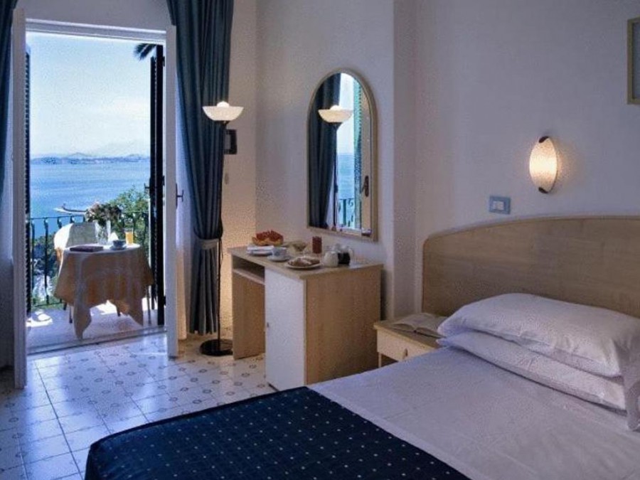 Hotel Villa Ireos