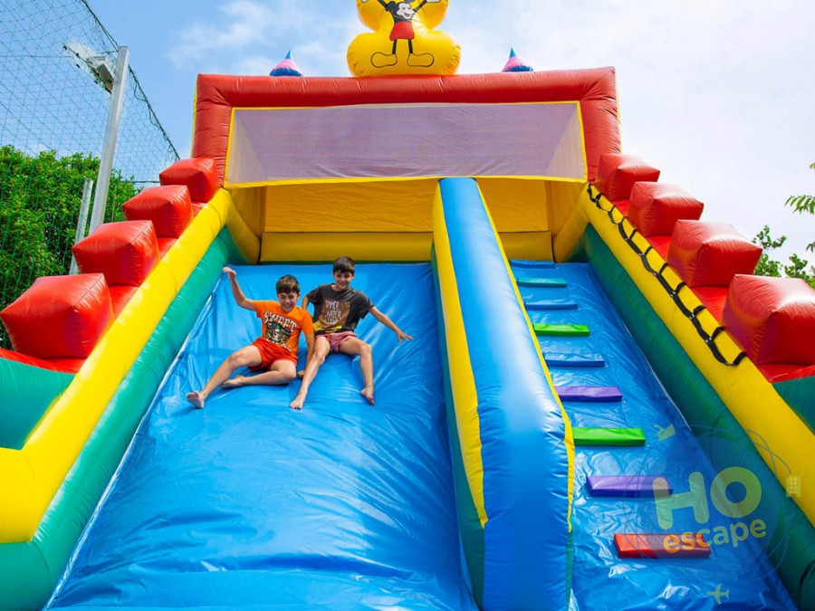 Club Hotel President Bombolandia Park, area giochi di 600mq: il gonfiabile