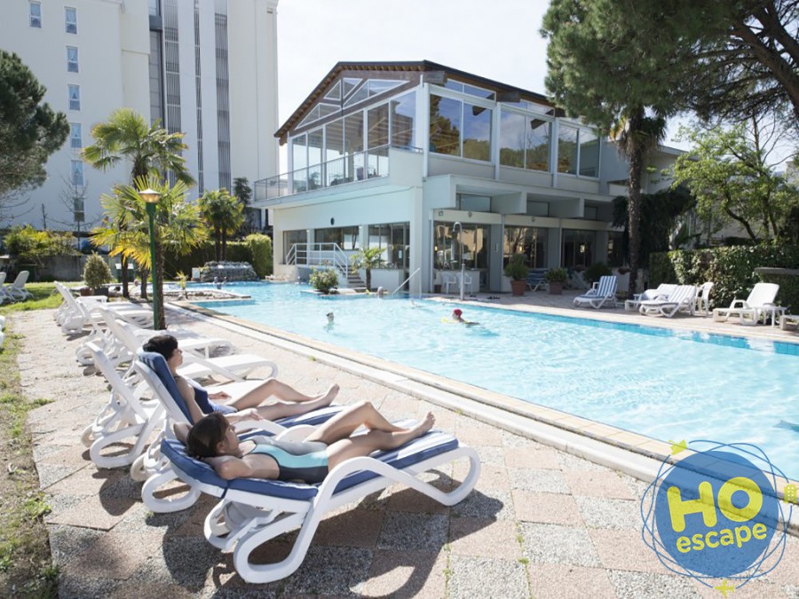 Piscina Esterna Hotel Terme Milano