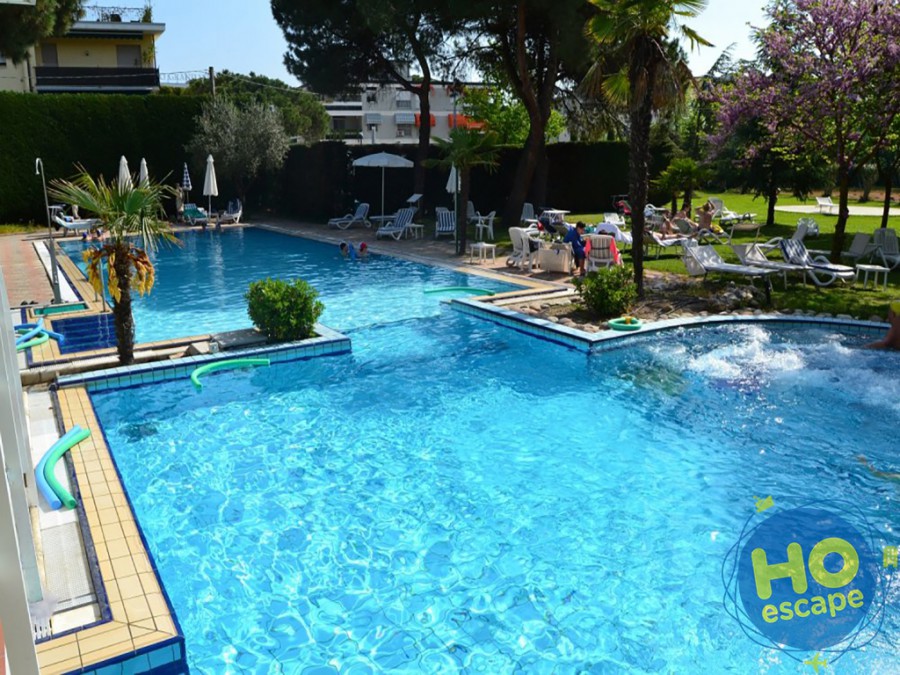 Piscina Esterna Hotel Terme Milano