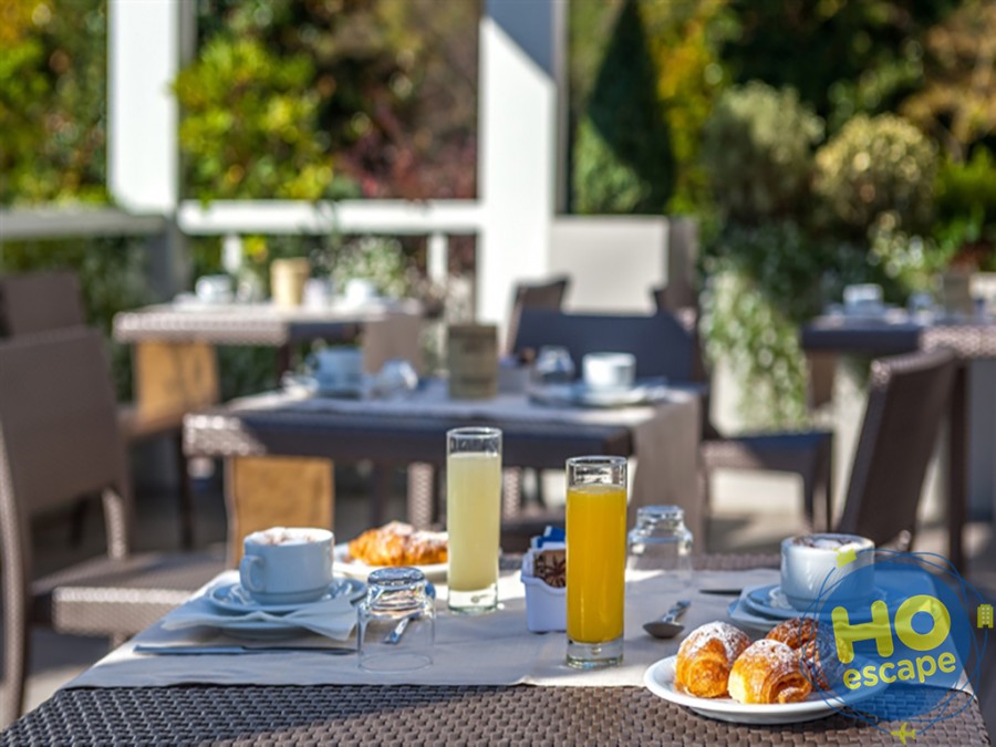 Colazione in terrazzo Hotel Bristol Buja